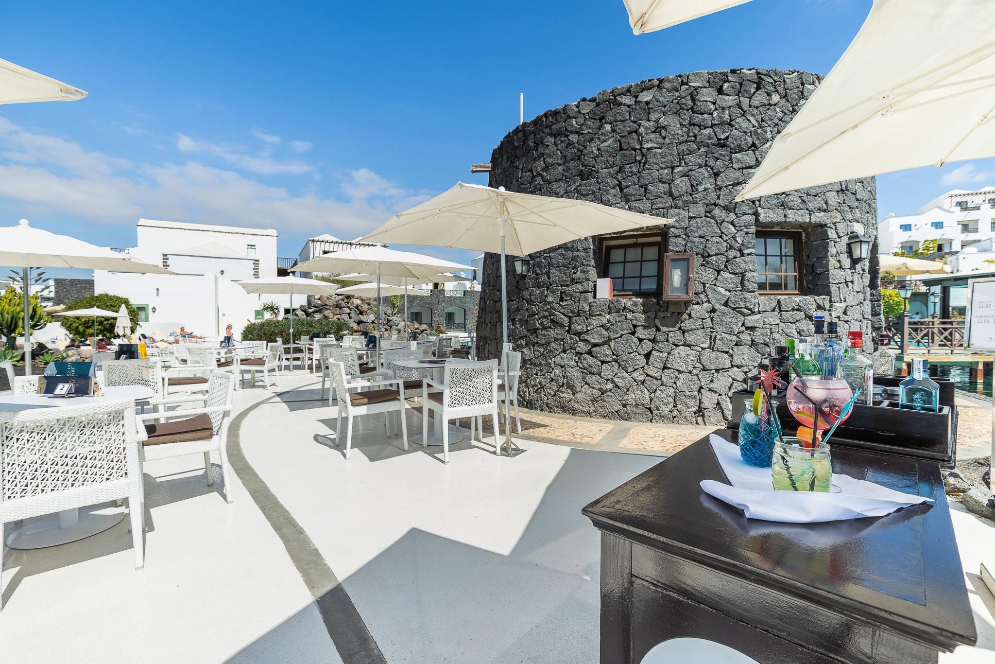 Hotel Livvo Volcan Lanzarote Playa Blanca  Exterior photo